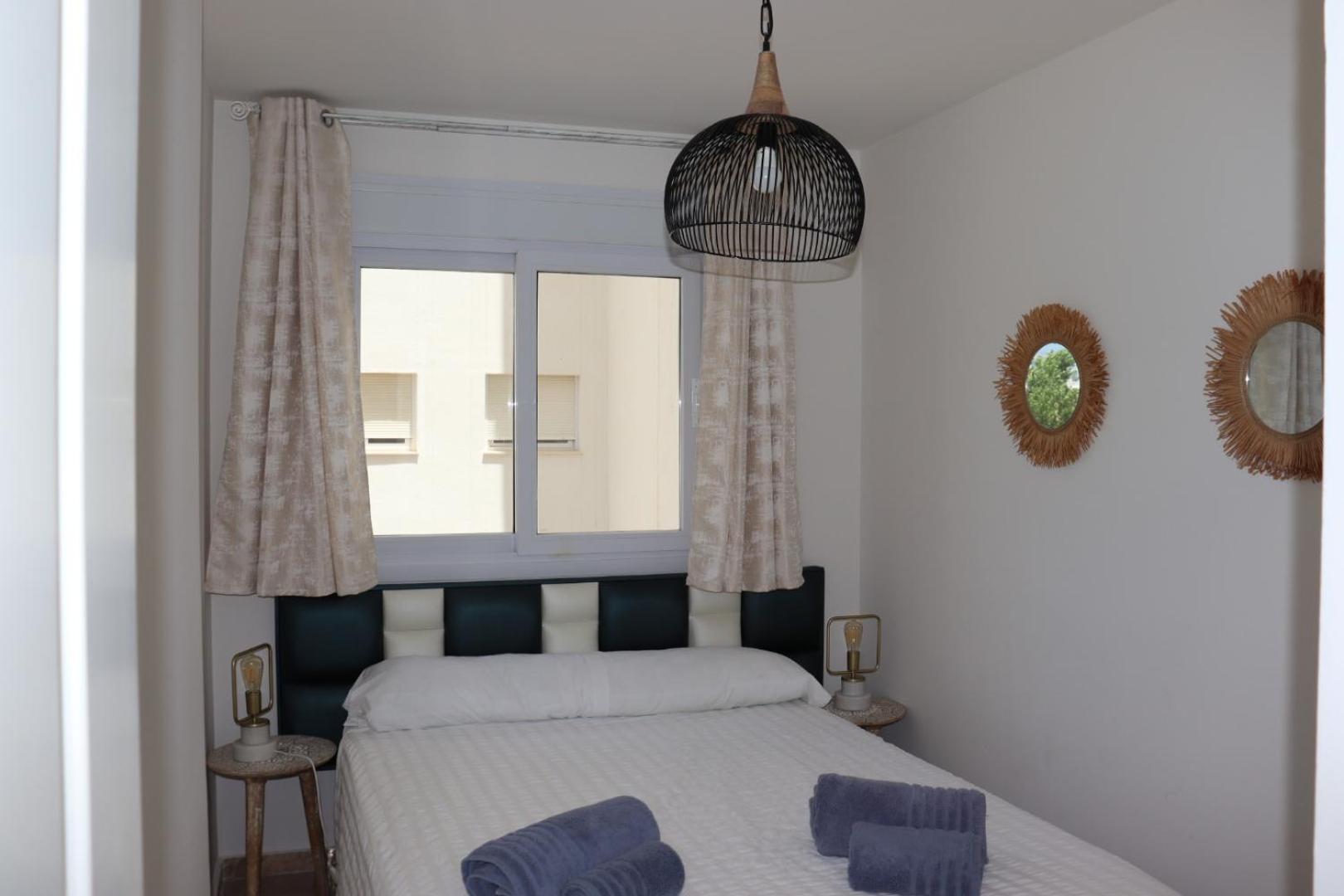 Port View - Reina Sofia Apartment เอสเตโปนา ภายนอก รูปภาพ